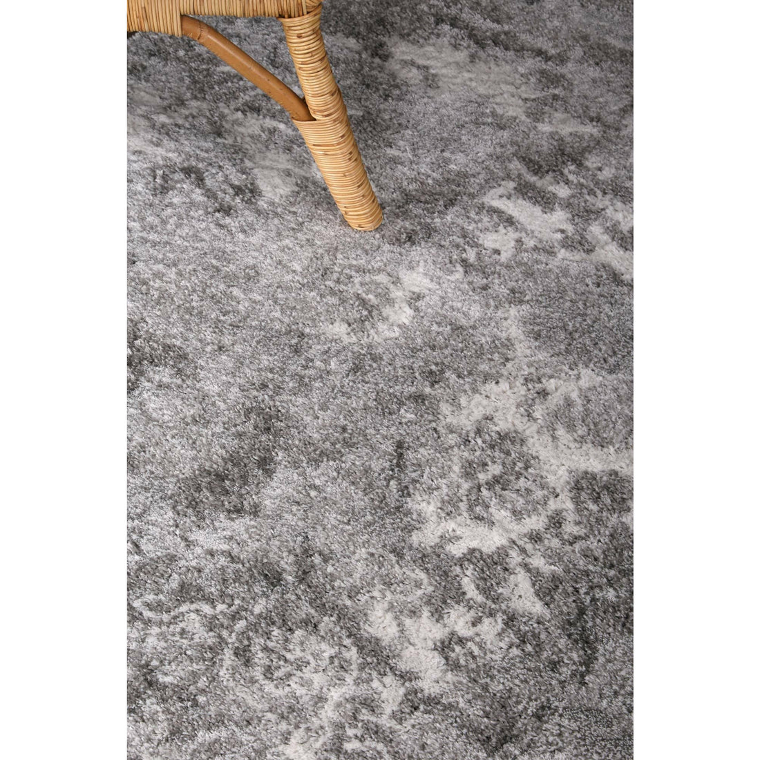 Yuzil Grey Transitional Floral Rug 160x230cm