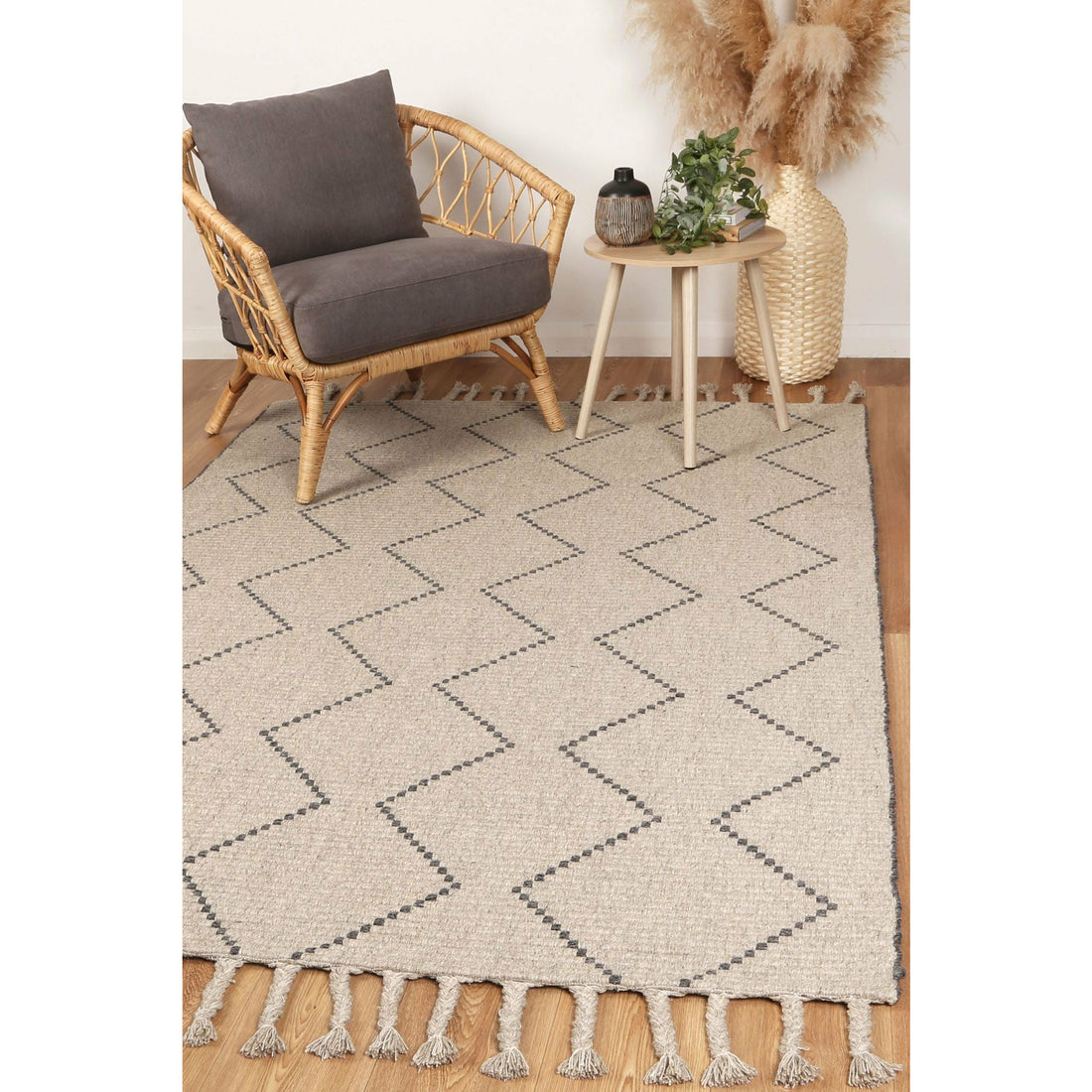 Leilani Diamond Tassel Ash Rug 160x230cm