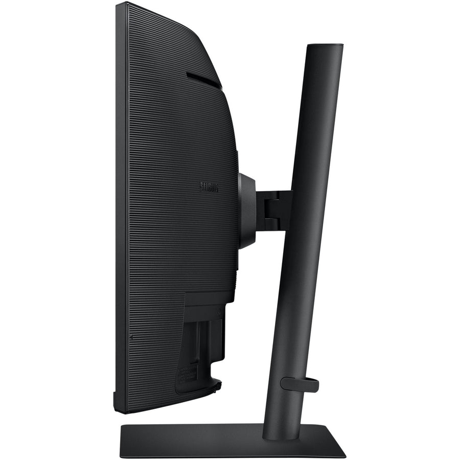 34 Inch Ultra WQHD Monitor with 1000R curvature, USB type-C and LAN port